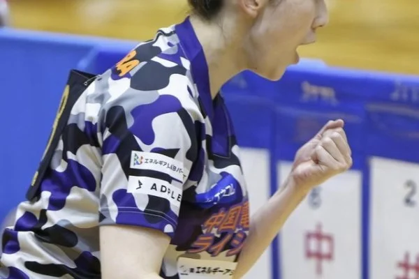 CBA新赛季广东宏远徐杰组织串联与杜锋轮换战术观察分析